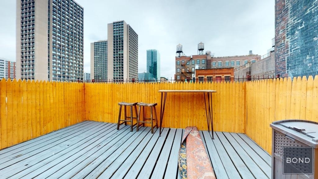 West Broadway - Photo 16