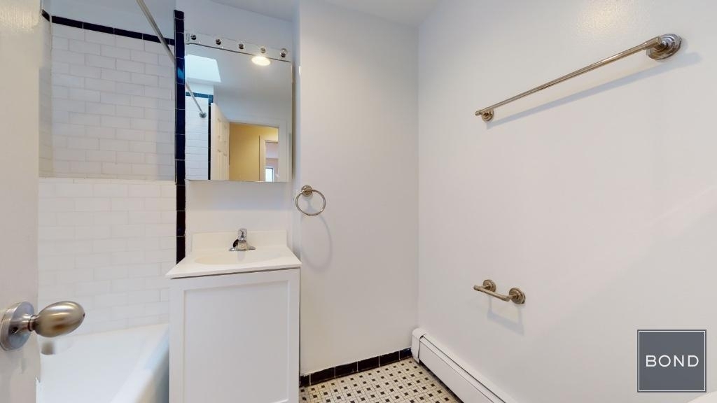 West Broadway - Photo 18