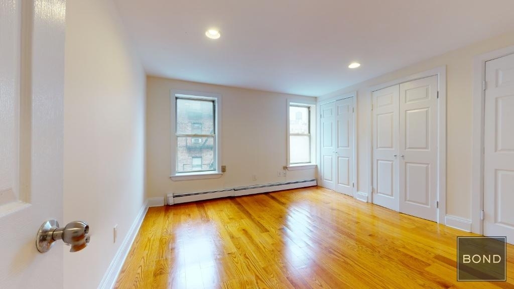 West Broadway - Photo 17