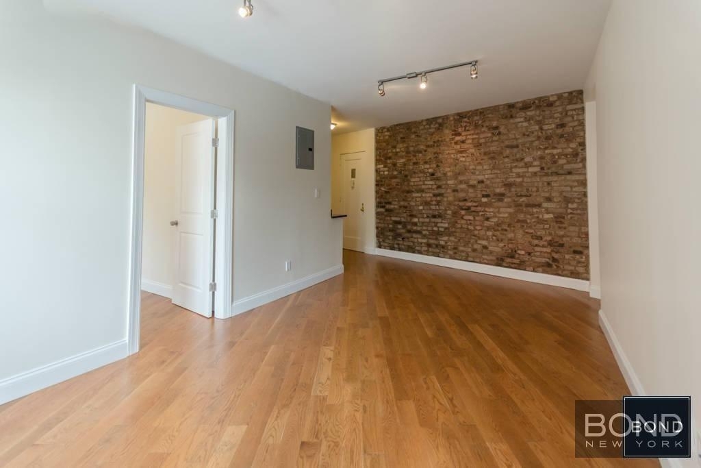 West 11th Street - Photo 1