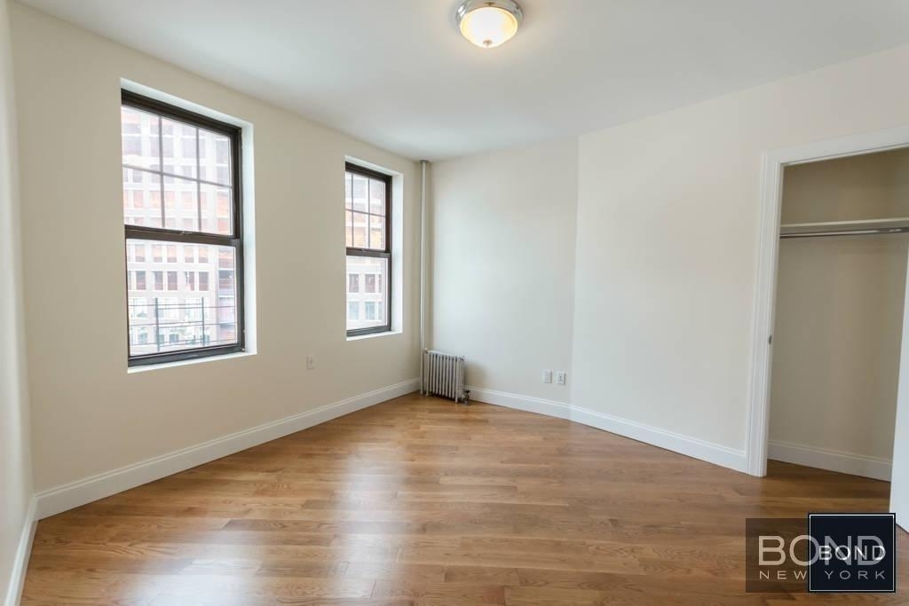 West 11th Street - Photo 3