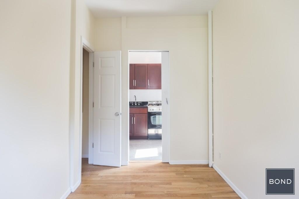West 11th Street - Photo 9