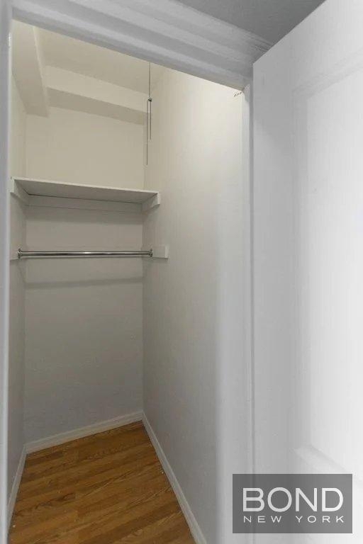 Second Avenue - Photo 3