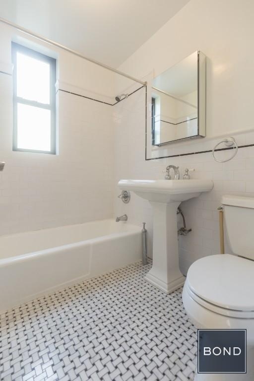 West 13th Street - Photo 11