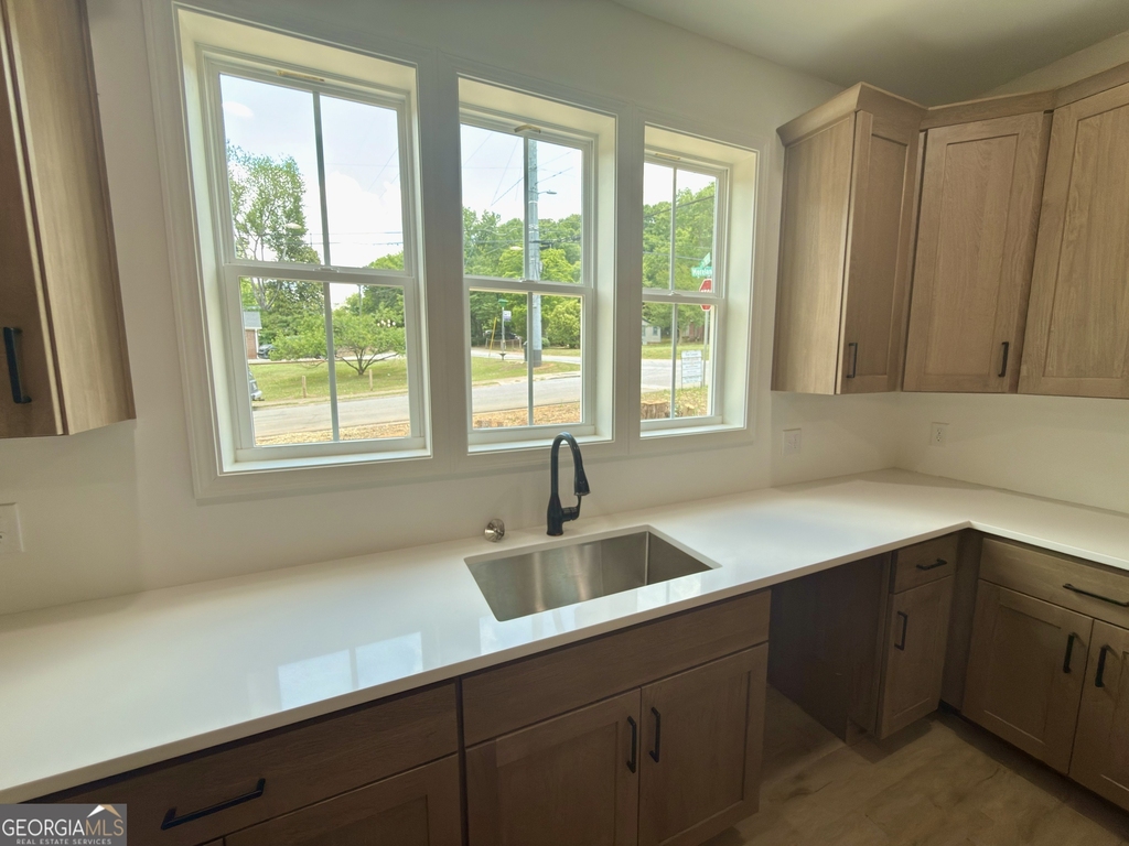 294 Moreland Avenue - Photo 5