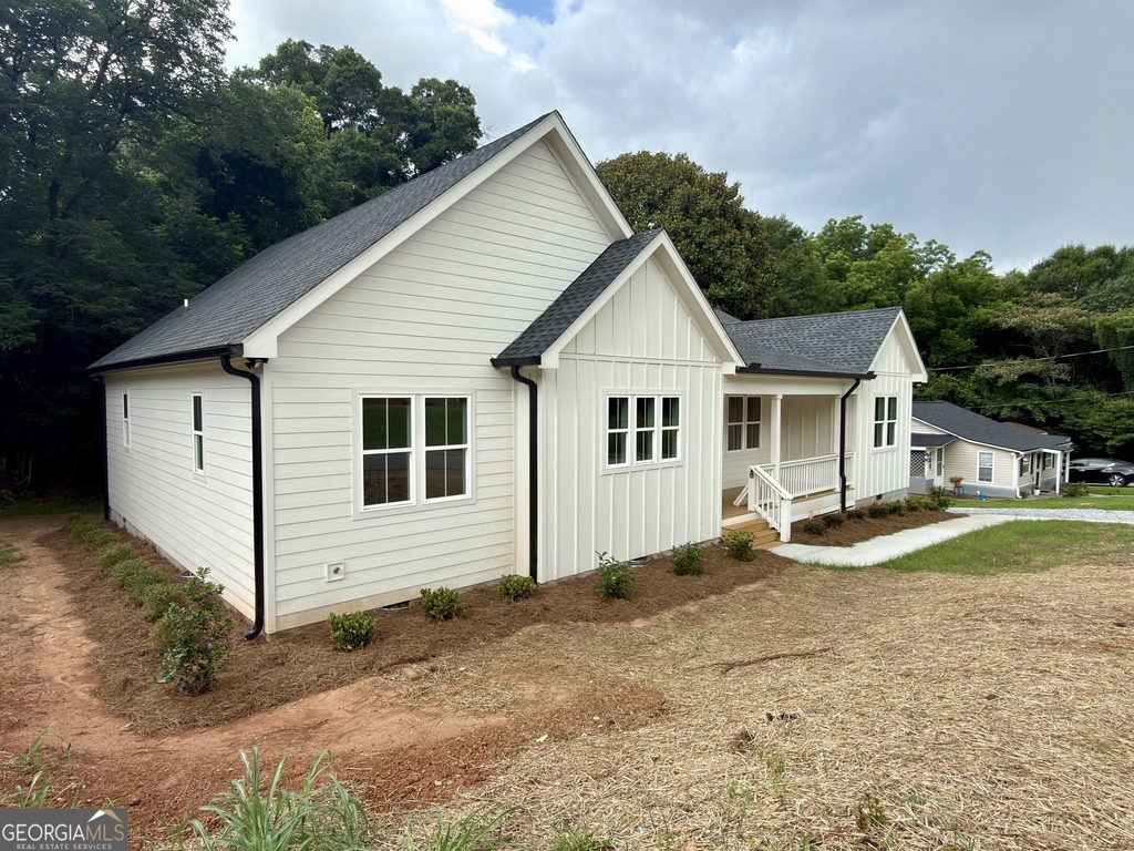 294 Moreland Avenue - Photo 1