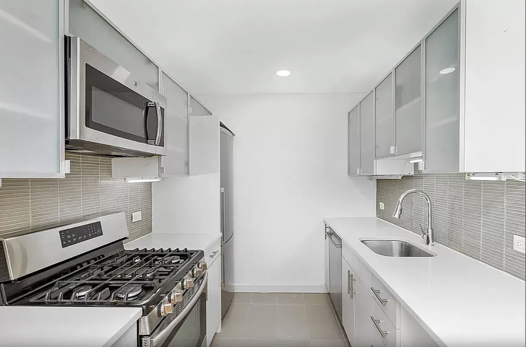 222 East 111th Street - Photo 2