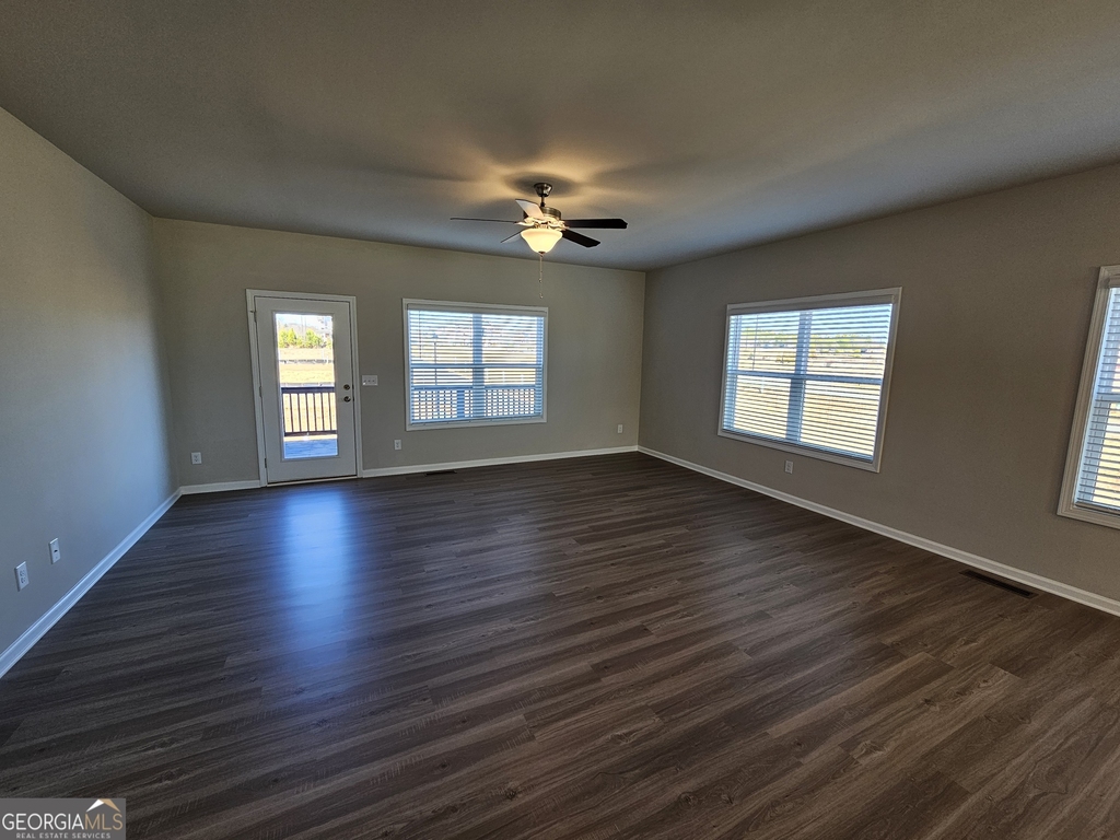 4 Silver Lane - Photo 4