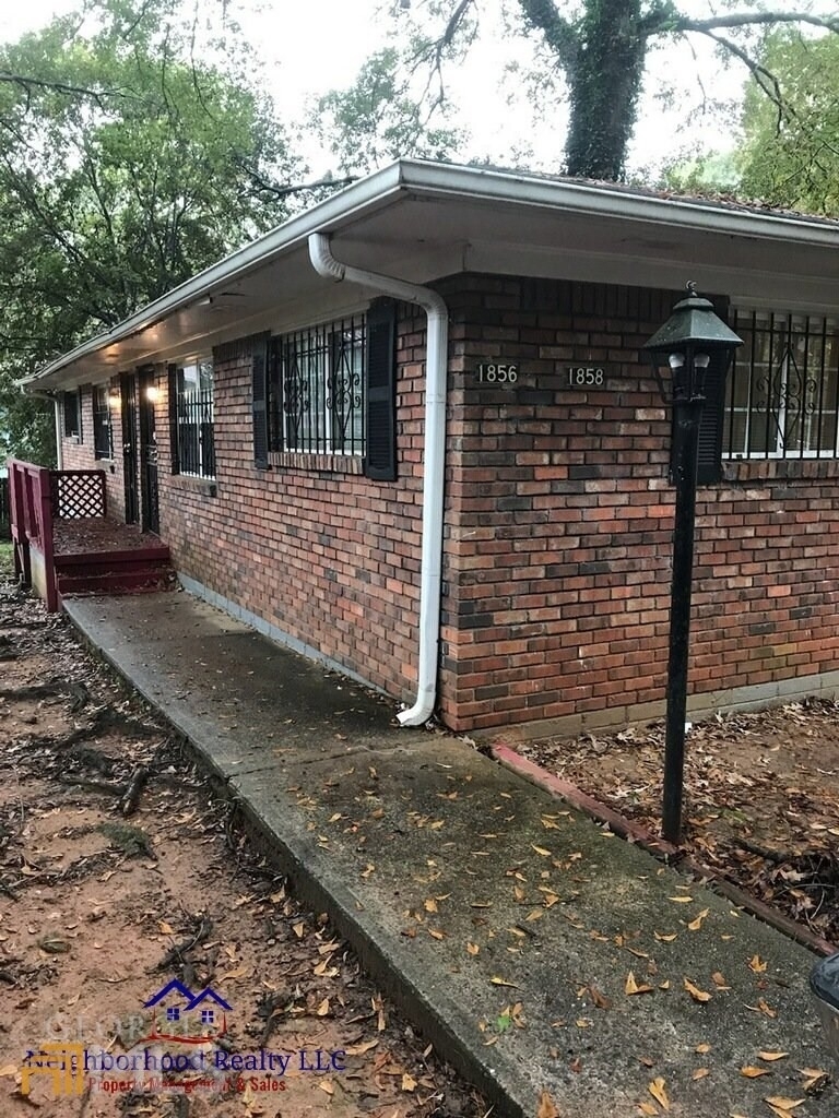 1856 E Farris Avenue - Photo 0