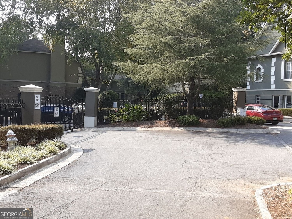 6900 Roswell Road - Photo 10