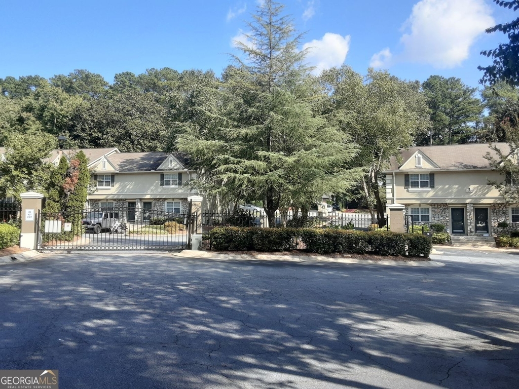 6900 Roswell Road - Photo 5