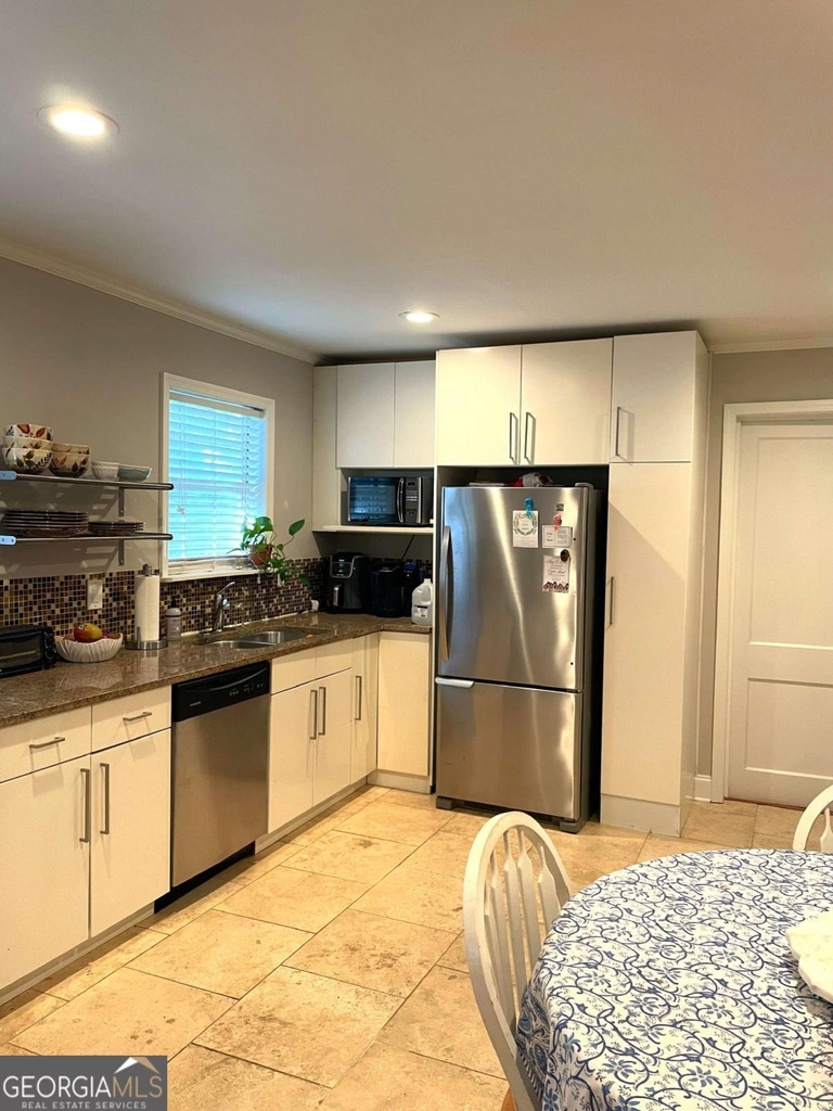 1380 Monroe Drive Ne - Photo 2