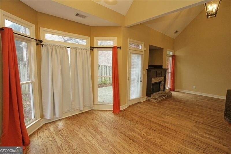 1360 Eastgate Court Se - Photo 11