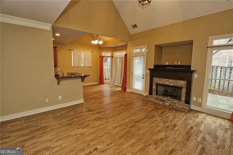 1360 Eastgate Court Se - Photo 7