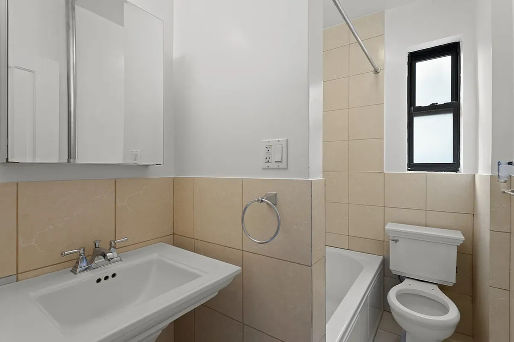 201 West 11th Street - Photo 5