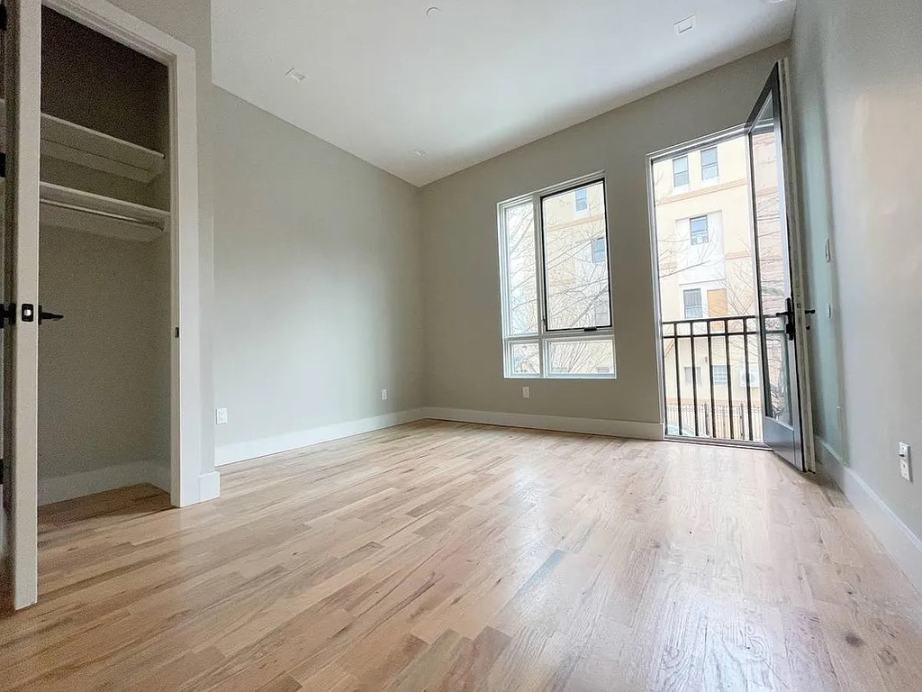 149 Stanhope Street - Photo 1