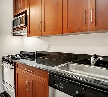 East 78th Street - Photo 4