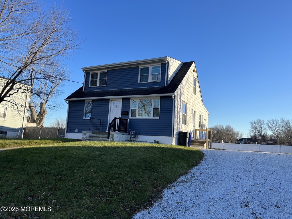 324 Fairfield Avenue - Photo 0