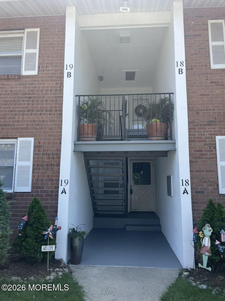 735 Greens Avenue - Photo 0