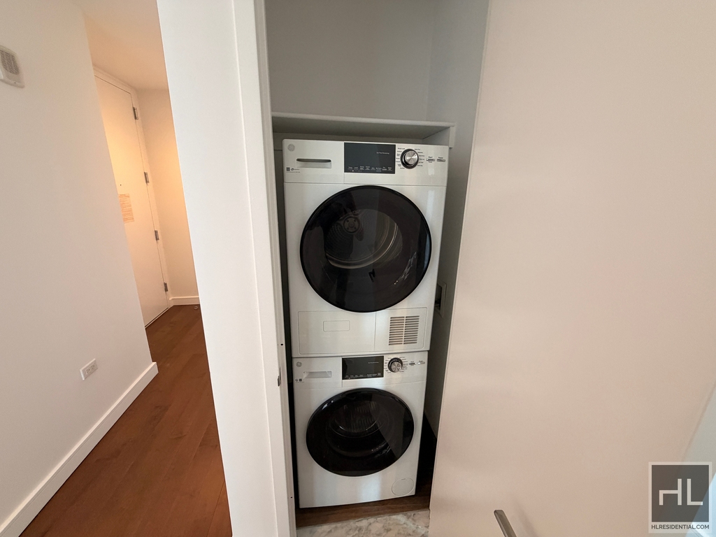 West 36th Street - Photo 4