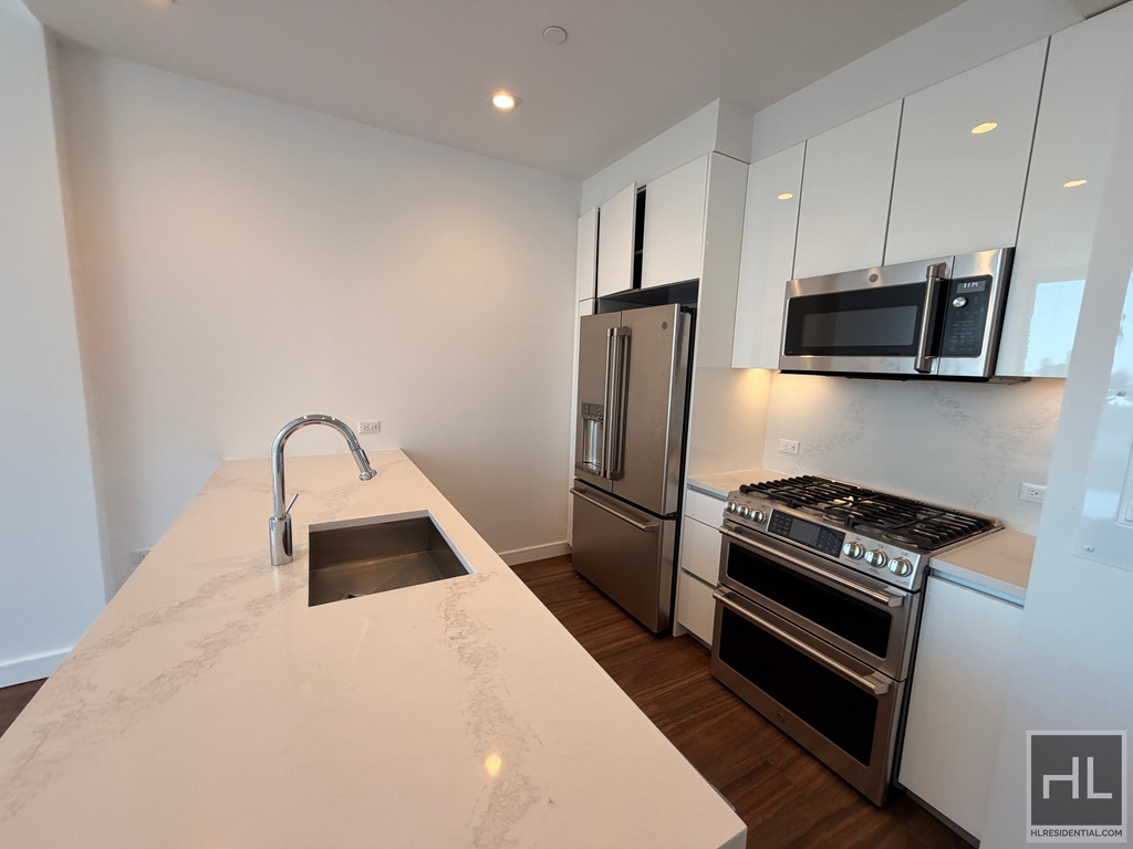 West 36th Street - Photo 2