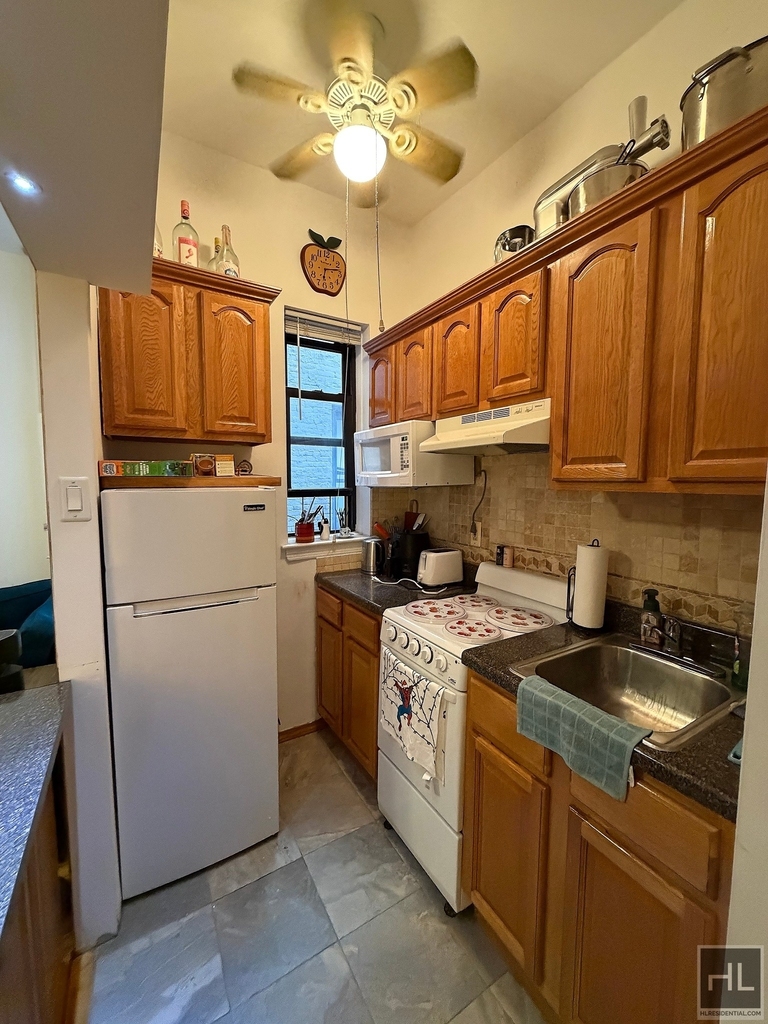W 56th St - Photo 3