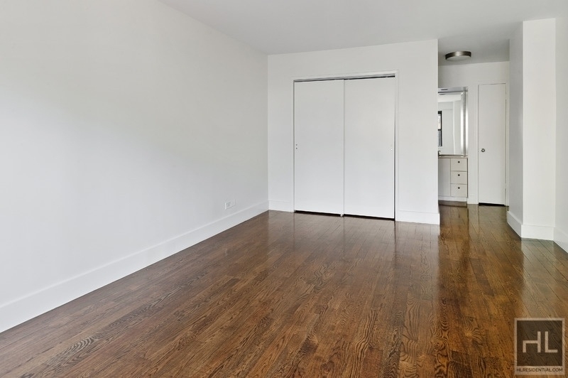 East 63 Street - Photo 2