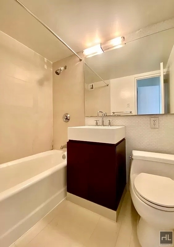 East 63 Street - Photo 3