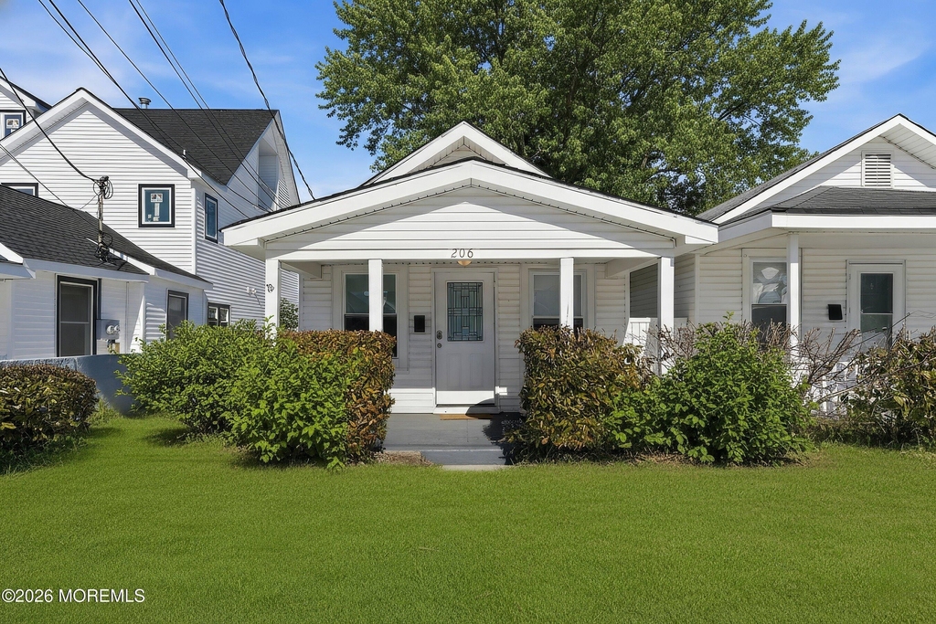 206 16th Avenue - Photo 1