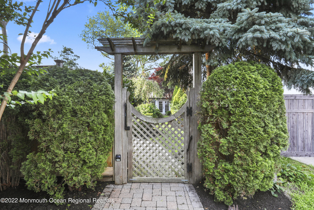 606 3rd Avenue - Photo 31