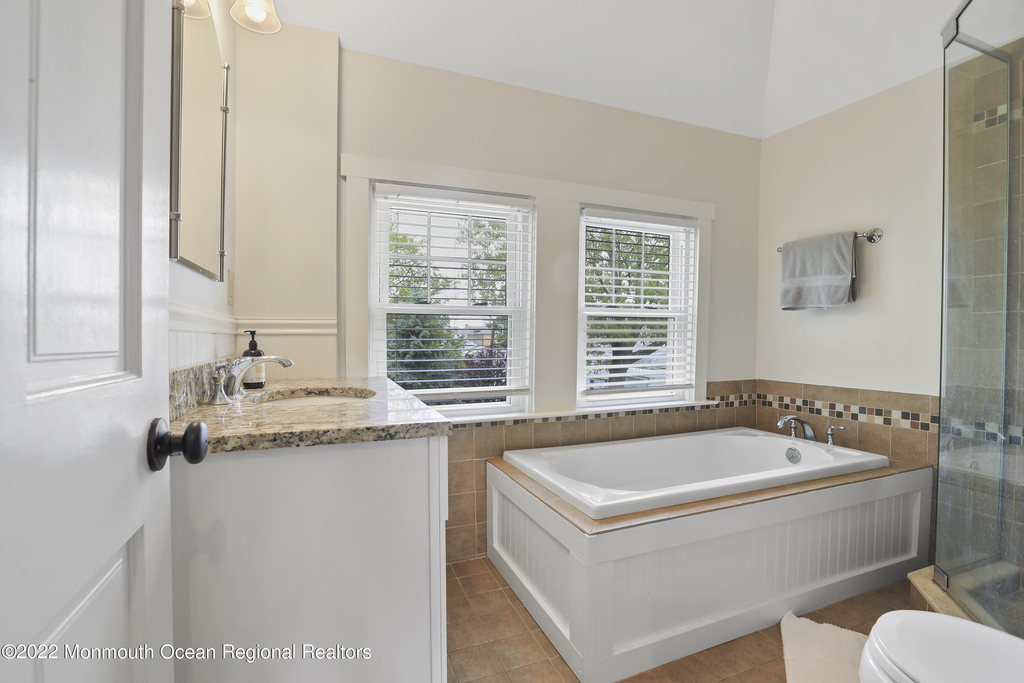 606 3rd Avenue - Photo 24