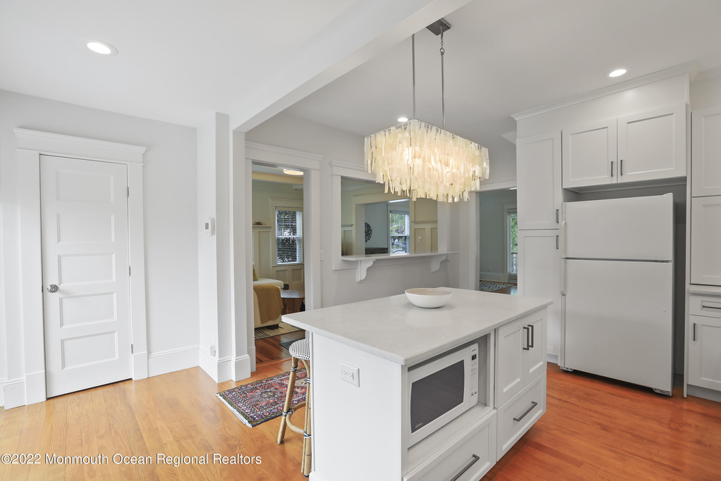 606 3rd Avenue - Photo 16