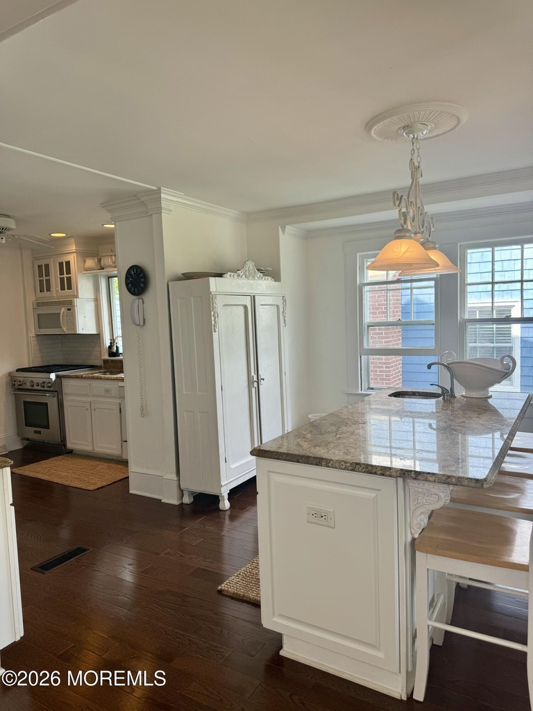 312 Boston Boulevard - Photo 12