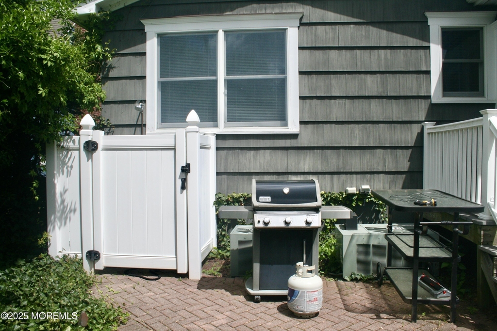 312 Boston Boulevard - Photo 31