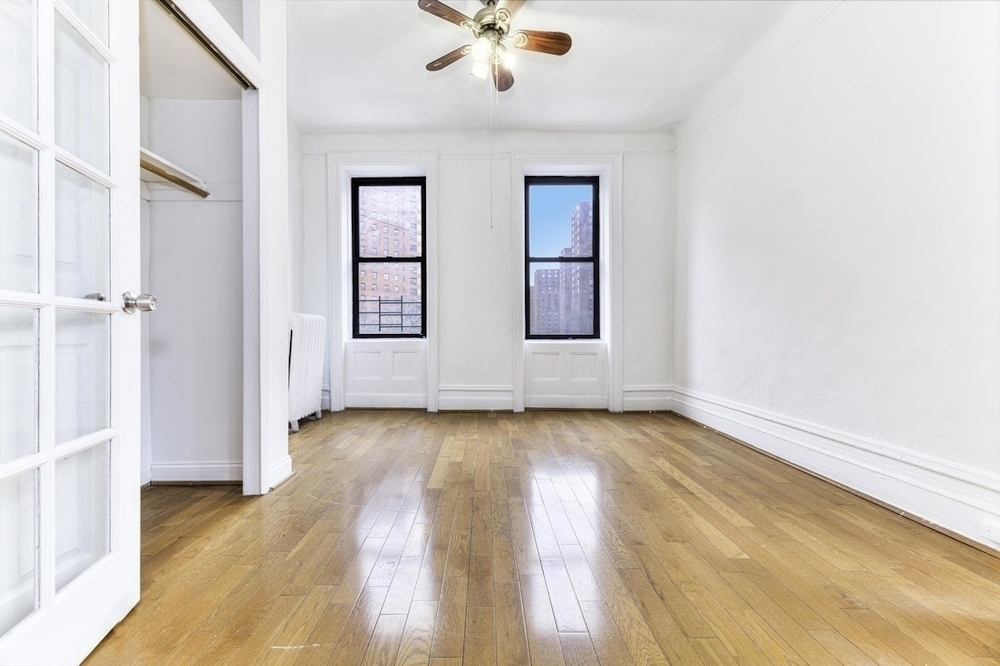 3139 Broadway - Photo 5