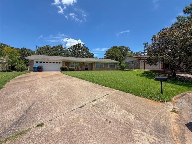 907 Seymore Circle - Photo 1