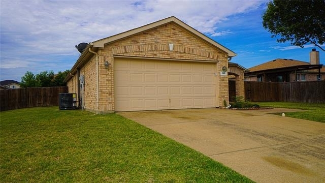 309 Stanford - Photo 2
