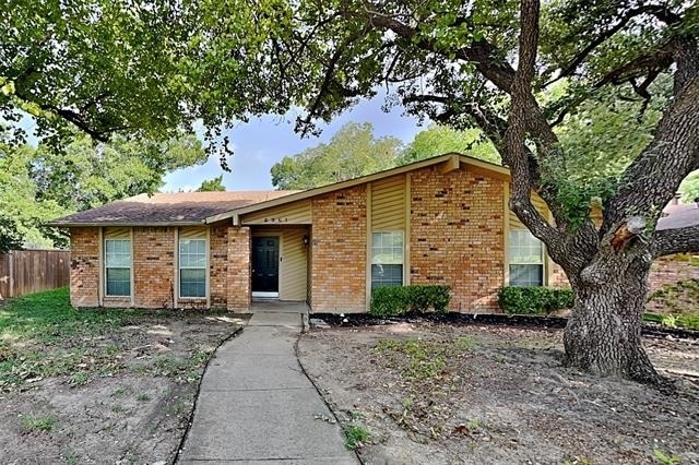 5901 Excalibur Drive - Photo 0
