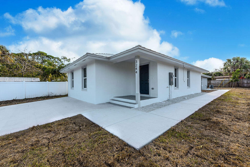 3018 Se Iris Street - Photo 1