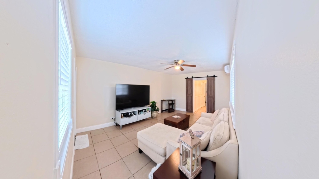 407 Nw 7th Street - Photo 2