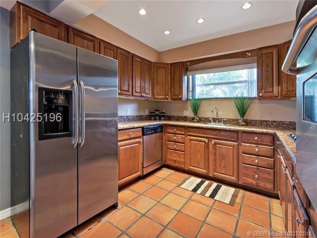 1404 Plunkett Street - Photo 1