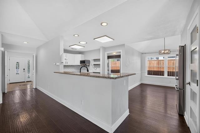1521 Glenmore Drive - Photo 4