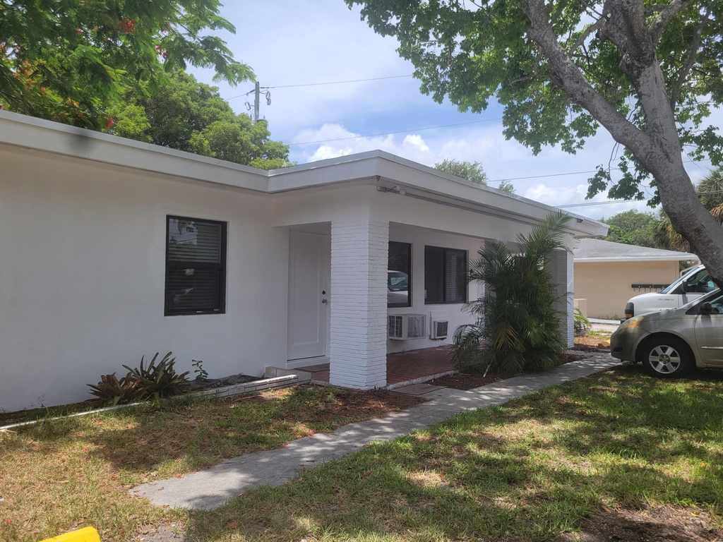 2101 Se 4th Avenue - Photo 0