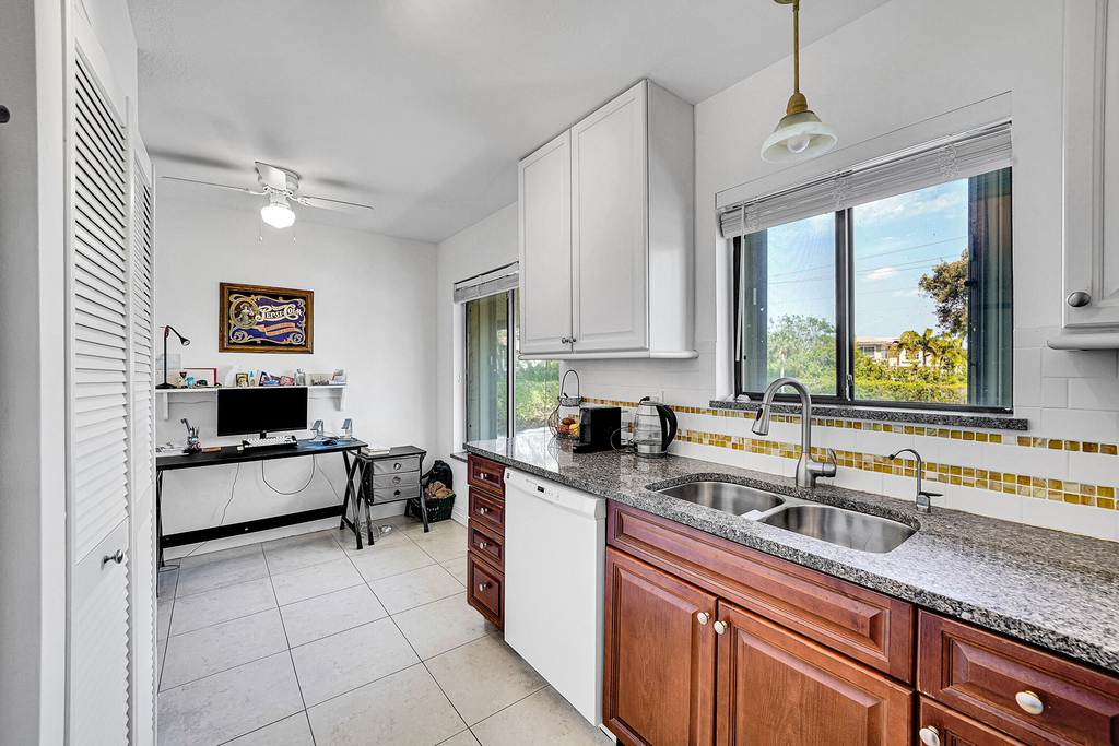 159 Nw 70th Street - Photo 9