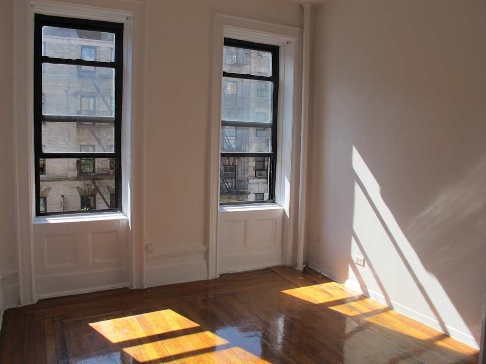 3139 Broadway - Photo 2