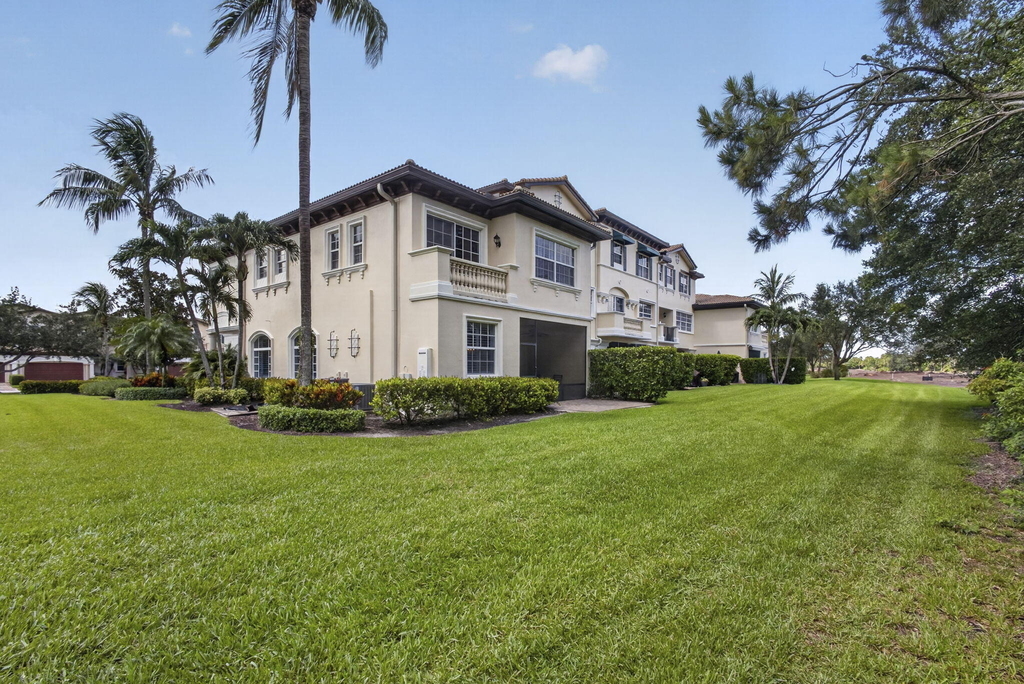222 Tresana Boulevard - Photo 52