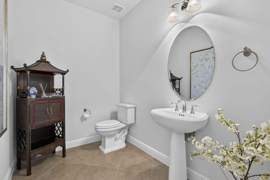 222 Tresana Boulevard - Photo 12