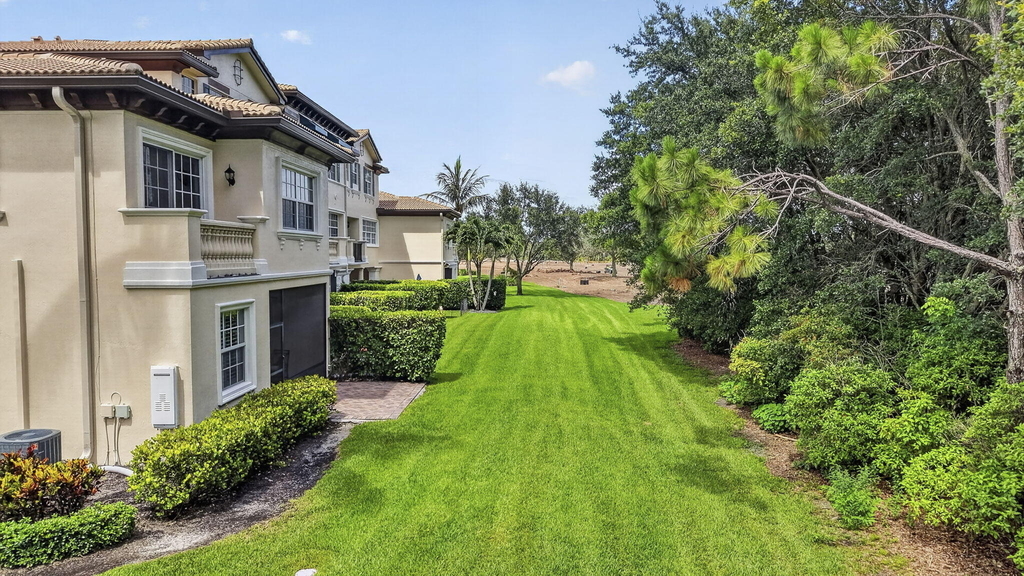 222 Tresana Boulevard - Photo 60