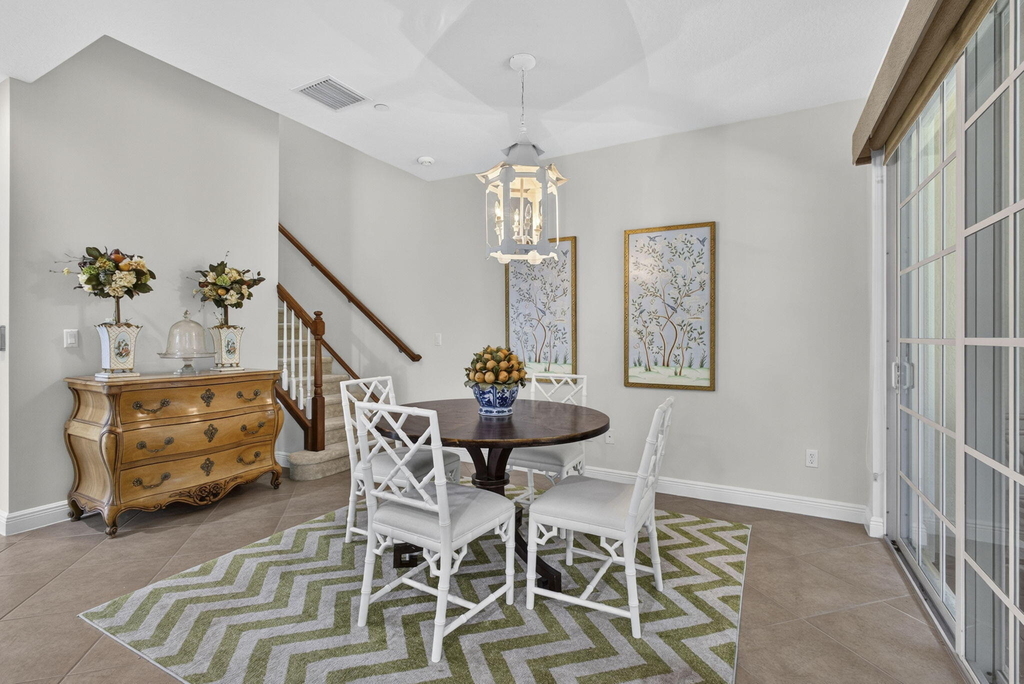 222 Tresana Boulevard - Photo 13