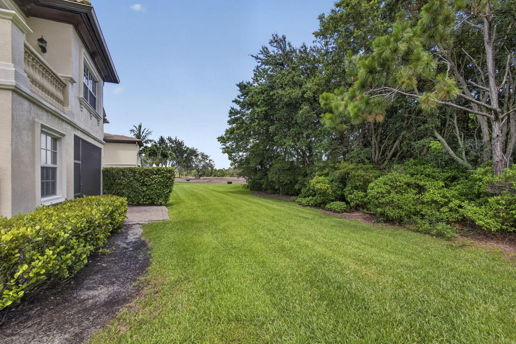 222 Tresana Boulevard - Photo 50
